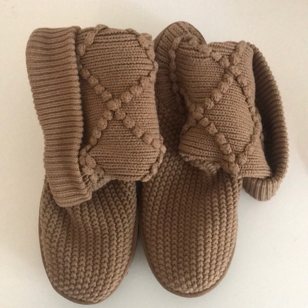 Knitted UGGS